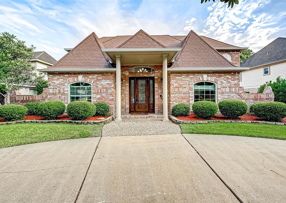 1st image of 20706 Chestnut Hills Dr