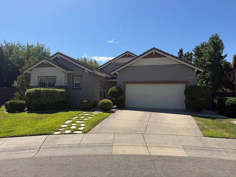 260 Cashman Cir — Photo 2