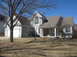 6112 N Cypress Ave, Gladstone, MO 64119