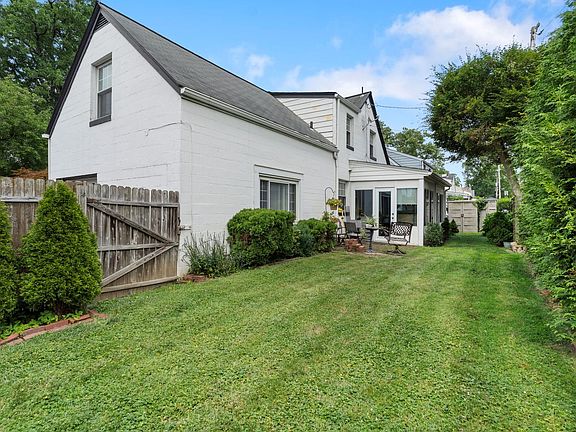 5th image of 604 Charette Pl