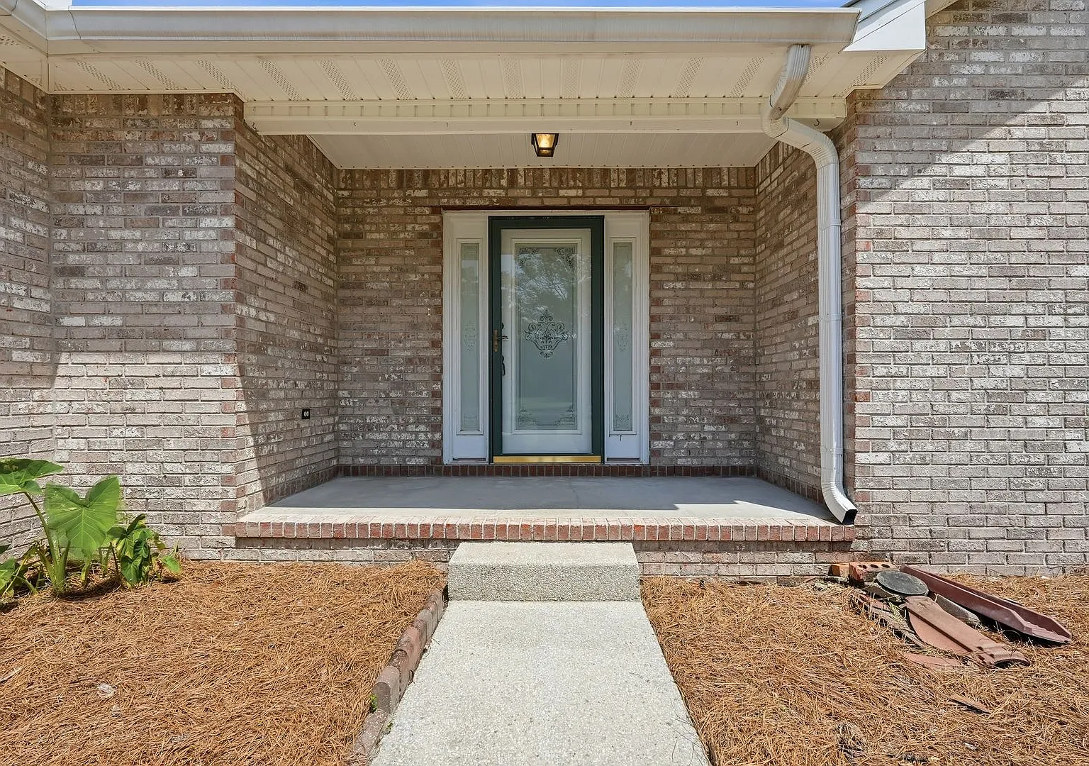 Spacious 3BR/2BA Home Near the Bay with Huge Fenced Backyard! — Photo 4
