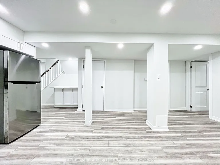 88 Hewitt Cres — Photo 10