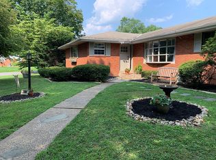 1890 Mark Twain Cir, Bethlehem, PA 18017