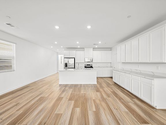 6 web or mls Lennar 3644 Misty Dusk Ave 06