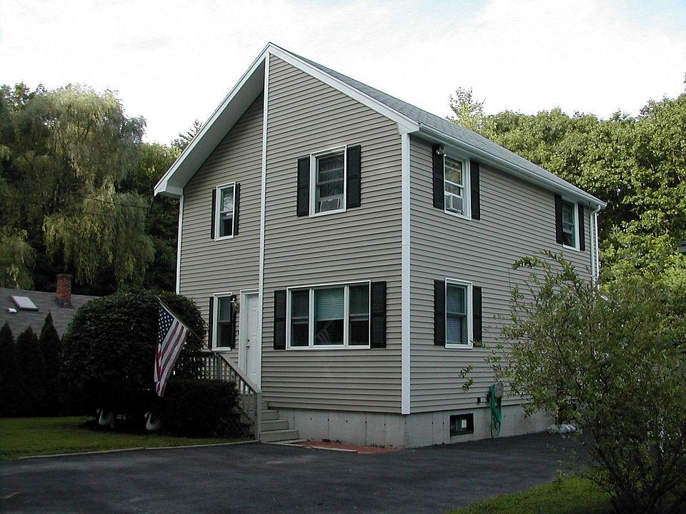 3 Bedroom Colonial!!!