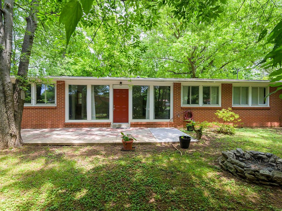 1st image of 113 Mitchell Dr