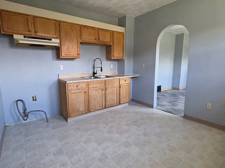 2120 Parade St #B — Photo 9
