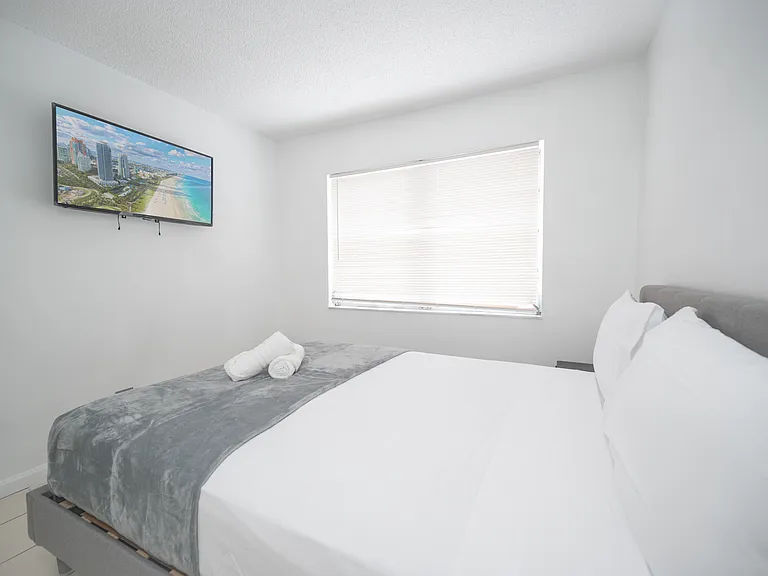 500 NE 26th St #3D-3D-5D — Photo 14