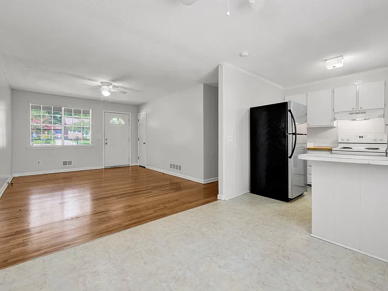 2900 Holt Dr — Photo 7