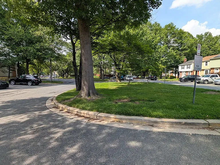 18610 Phoebe Way — Photo 2