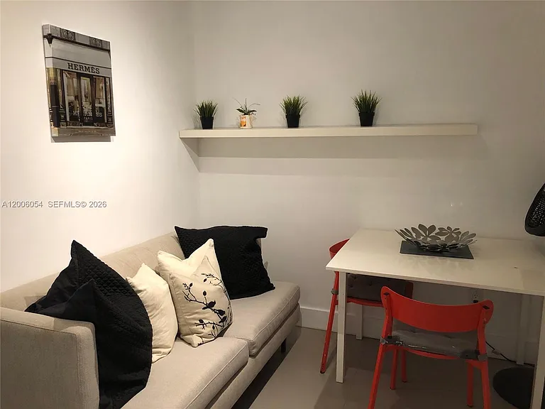911 Meridian Ave #105 — Photo 16