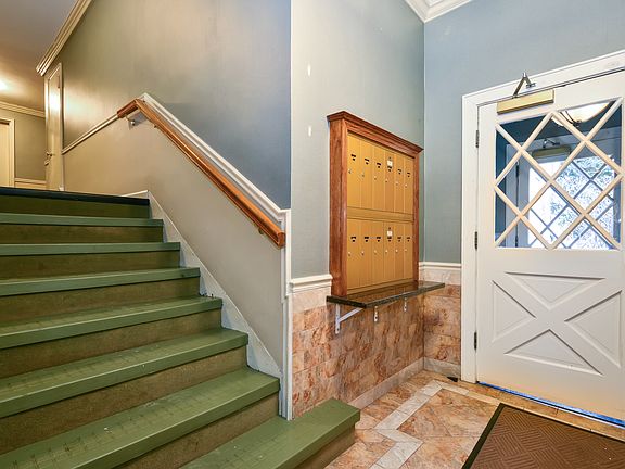 2nd image of 708 Palmer Ct APT 1B