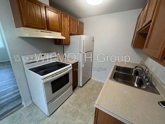 5th image of 904 Sloan St #D