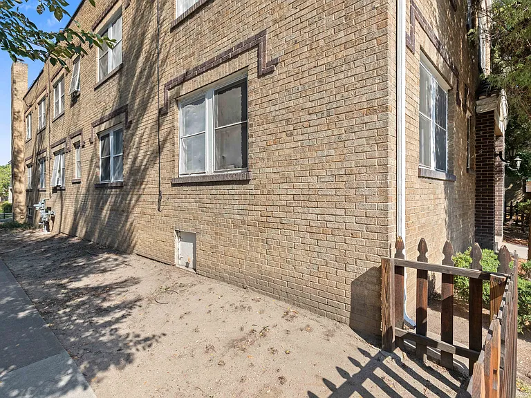 815 E 18th Ave — Photo 16
