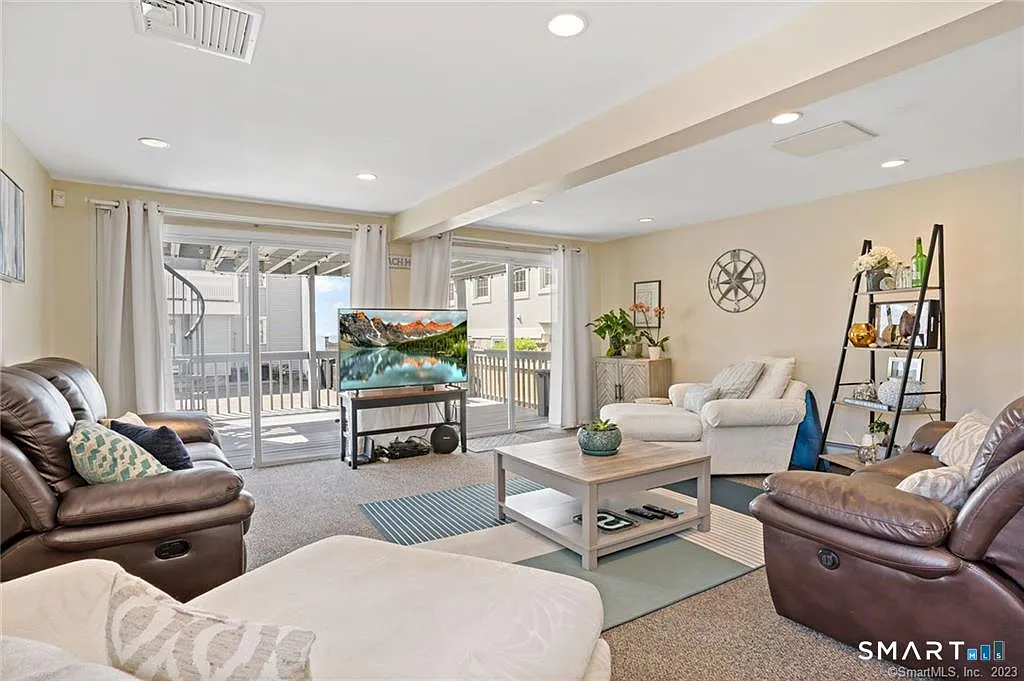 4 bed, 1.5 bath, 1404 sqft, $3,900 — Photo 4
