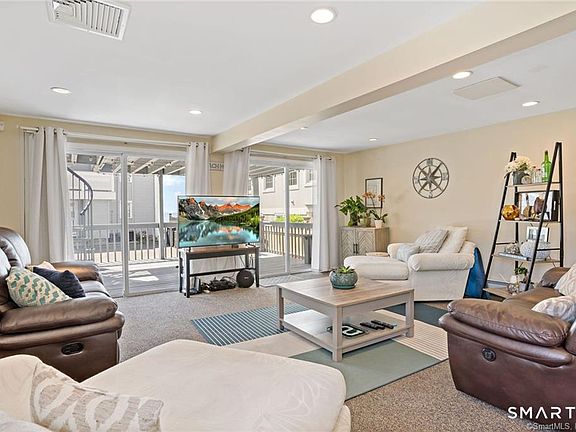 4th image of 210 Broadway #210