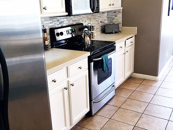 3rd image of 2546 W Pebble Creek Ln