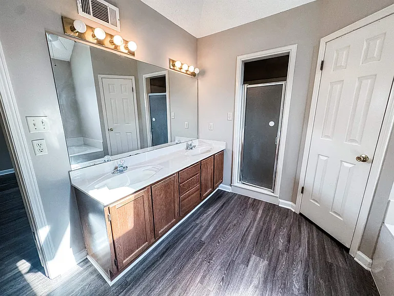 510 Autumn Run Dr — Photo 11