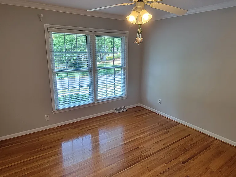 1318 Beechdale Dr — Photo 7