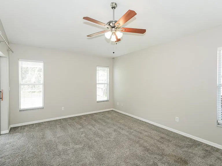 633 Straw Lake Dr — Photo 9