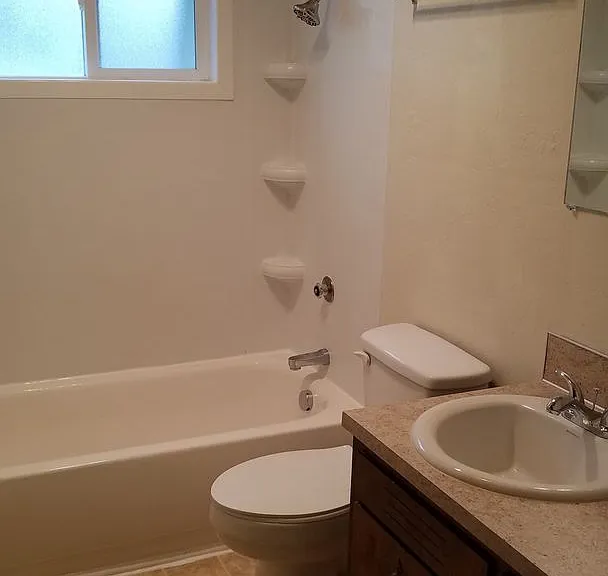 098-Westside Terrace Apartments — Photo 10