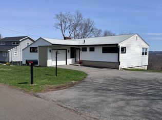18 Valley Heights Dr, Middlefield, CT 06455