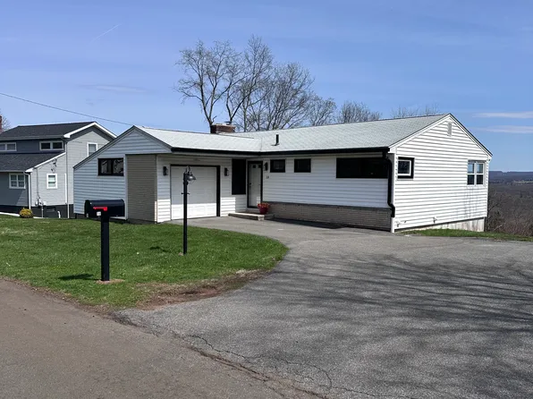 18 Valley Heights Dr, Middlefield, CT 06455