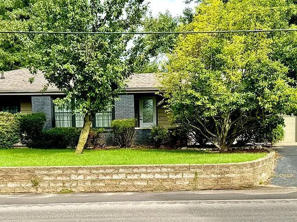 814 Wayne St, Middlebury, IN 46540