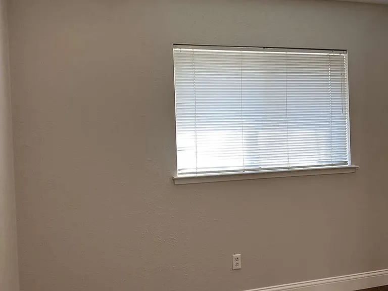 422 Woodmere Dr — Photo 10