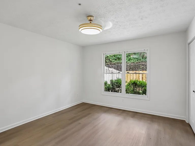 2280 Wellington Cir — Photo 10