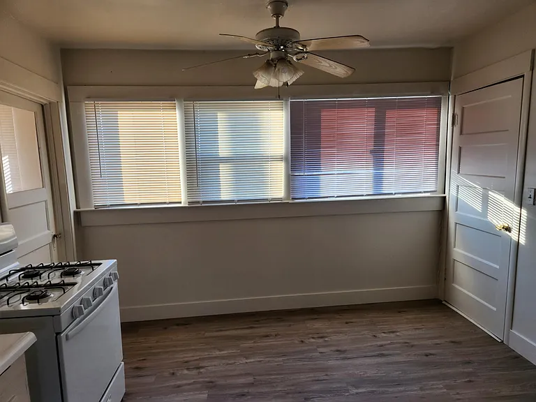 21479 Fargo Ave #1400.00 — Photo 5