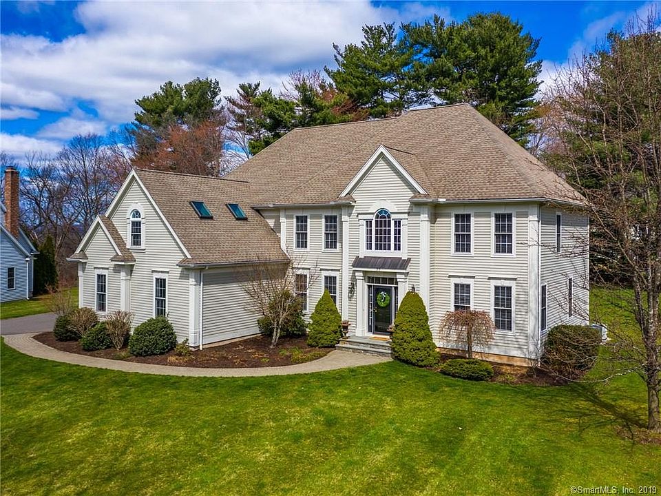 1st image of 35 Hampton Ct
