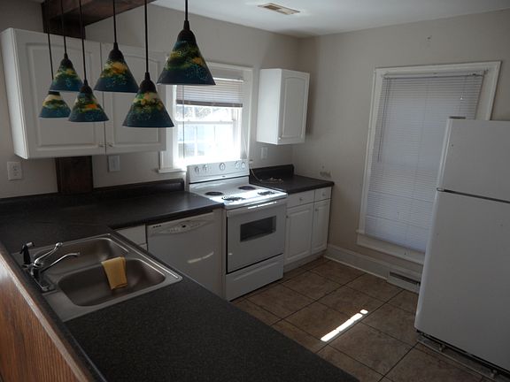 5th image of 202 S 17th Ave