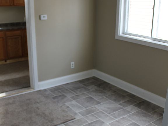 5th image of 1884 La Crosse Ave