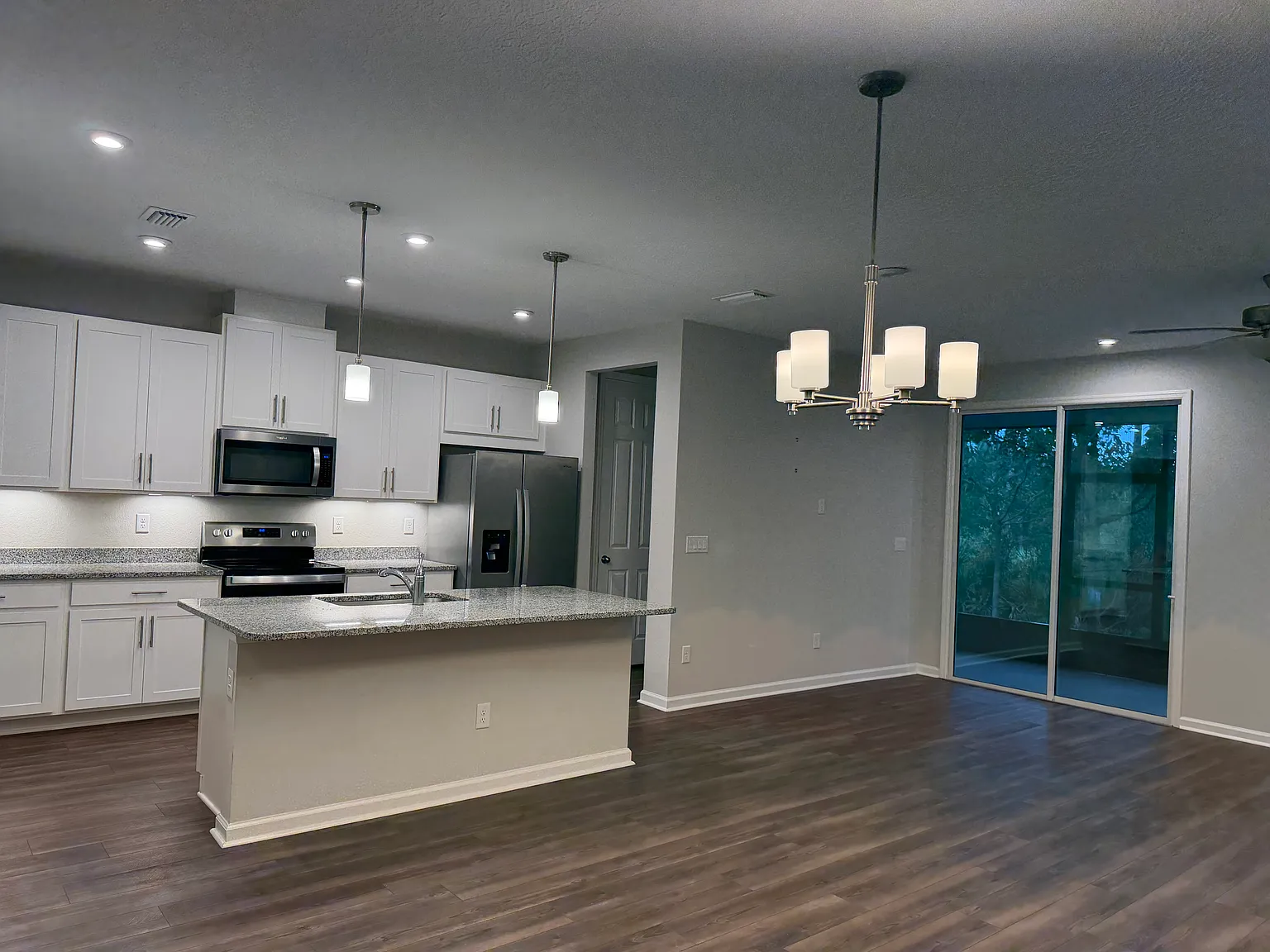 3 bed, 2.5 bath, 1794 sqft, $2,995 — Photo 3