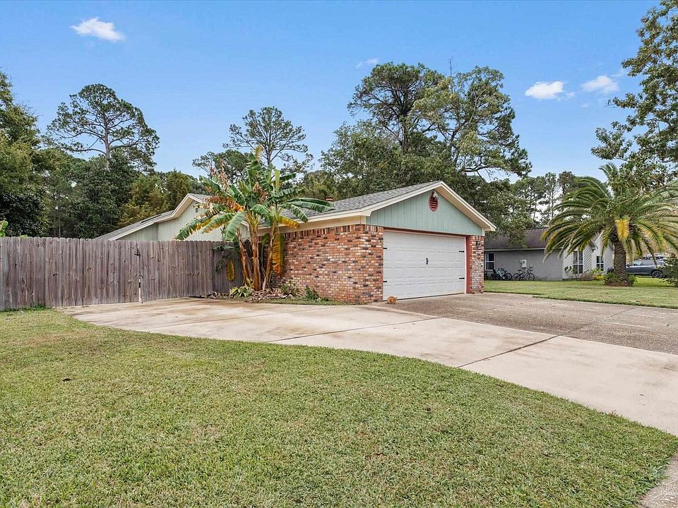 2nd image of 1368 Sanibel Ln