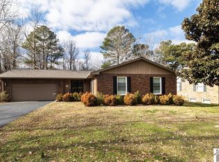 353 Oakcrest Dr, Paducah, KY 42001