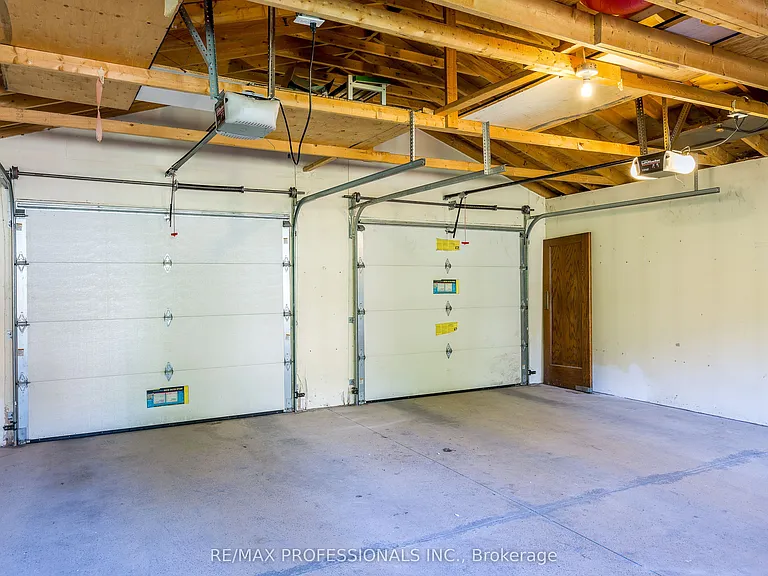 546 Beresford Ave — Photo 23