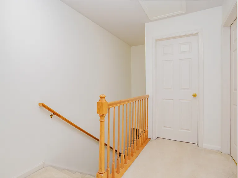 1217 N Village Dr — Photo 21