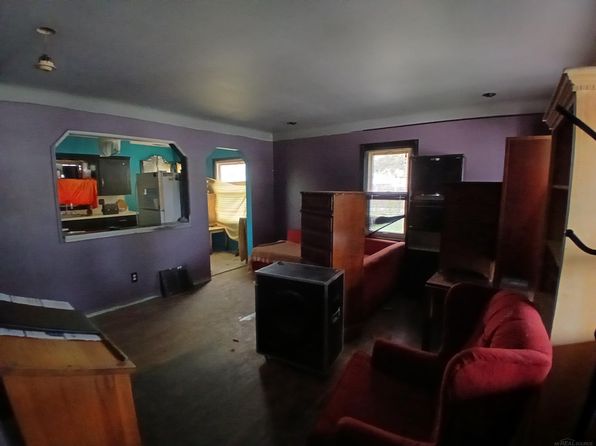 19310 Meier St, Roseville, MI 48066