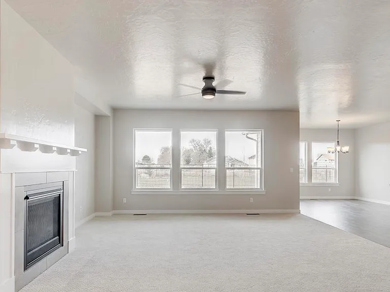 1887 S Cobble Ave — Photo 2