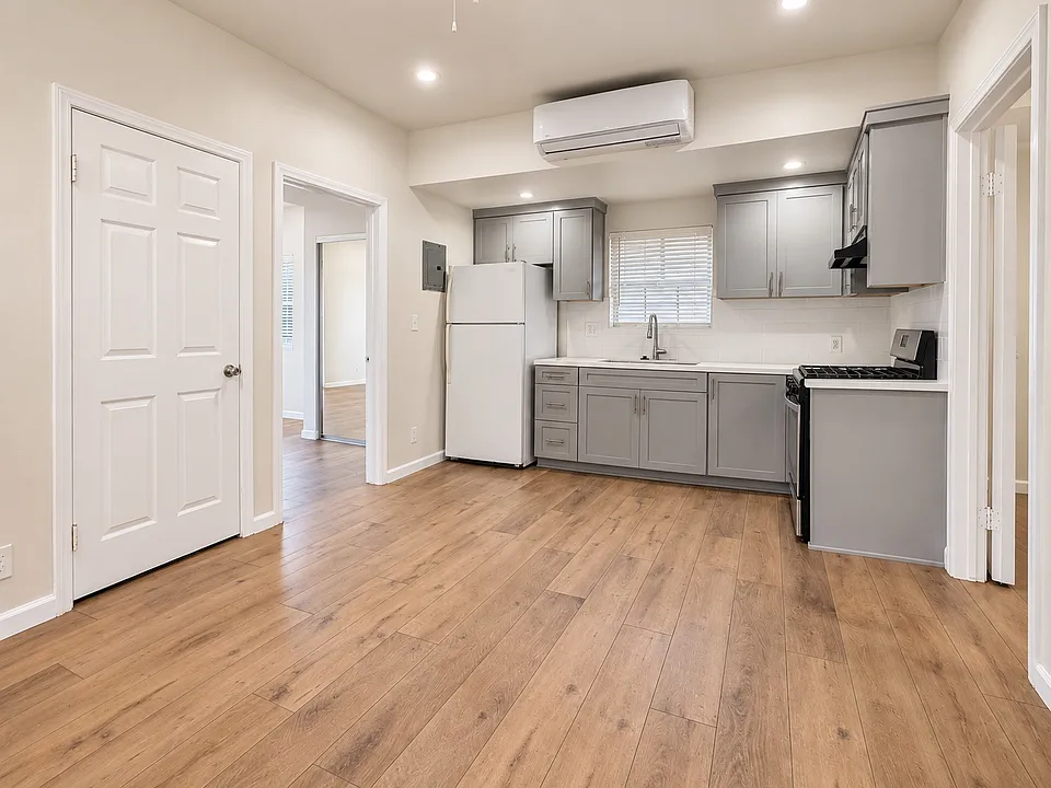 1078 E Ocean Blvd #17