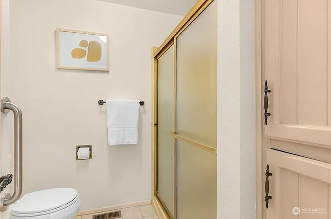 3909 NE 157th Pl — Photo 9