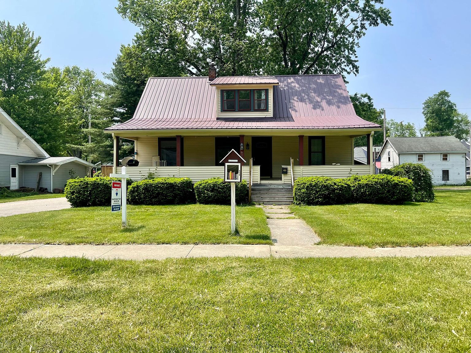 604 Pine St, Three Rivers, MI 49093 Zillow