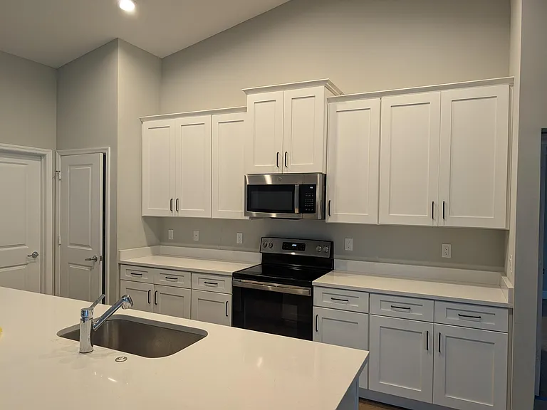 1206 SW Asturia Ave — Photo 4