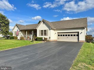 11 Wisteria Ct, Falling Waters, WV 25419