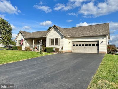 11 Wisteria Ct, Falling Waters, WV, 25419