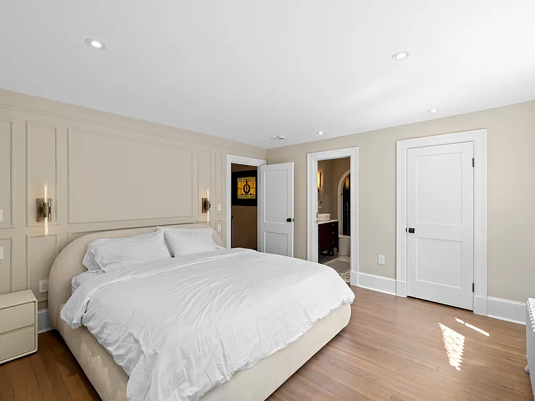 2329 Porter St NW — Photo 29