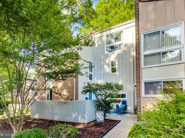 11549 Links Dr, Reston, VA 20190