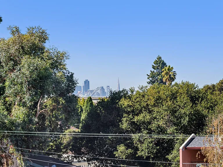 3909 Shafter Ave — Photo 16